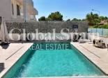 Wederverkoop - VILLA -
ORIHUELA COSTA - VILLAMARTÍN