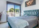 Resale - VILLA -
ROJALES
