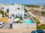 Resale - VILLA -
CIUDAD QUESADA