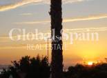 Odsprzedaż - WILLA  -
TORREVIEJA - 