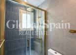 Wederverkoop - APPARTEMENT -
TORREVIEJA - Torrevieja