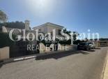 Odsprzedaż - WILLA  -
ORIHUELA COSTA - 