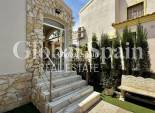 Wederverkoop - VILLA -
ORIHUELA COSTA - Costa Blanca