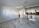 Wiederverkauf - WOHNUNG -
TORREVIEJA - PLAYA LOS LOCOS