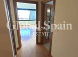 Wederverkoop - APPARTEMENT -
TORREVIEJA - Puerto