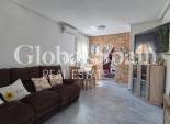Wederverkoop - APPARTEMENT -
TORREVIEJA - Torrevieja