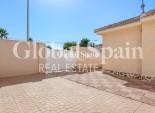 Wederverkoop - VILLA -
CIUDAD QUESADA