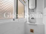 Wederverkoop - APPARTEMENT -
TORREVIEJA - Torrevieja