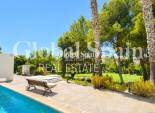 Revente - VILLA -
VILLAMARTÍN - Costa Blanca
