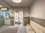 Revente - APPARTEMENT -
TORREVIEJA - Playa del Cura
