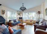Resale - VILLA -
ORIHUELA
