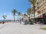 Resale - APARTMENT -
TORREVIEJA - Paseo maritimo