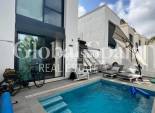 Revente - VILLA -
ORIHUELA COSTA - VILLAMARTÍN