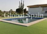 Resale - VILLA -
SAN MIGUEL DE SALINAS - Inland