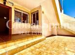 Wiederverkauf - WOHNUNG -
LA ZENIA - Costa Blanca
