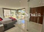 Wederverkoop - VILLA -
ORIHUELA COSTA - VILLAMARTÍN