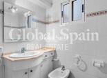 Wederverkoop - APPARTEMENT -
TORREVIEJA - Torrevieja