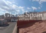 Resale - HOUSE -
SALINAS - Inland