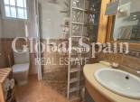 Wederverkoop - APPARTEMENT -
TORREVIEJA - Torrevieja
