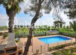 Wiederverkauf - VILLA -
TORREVIEJA - LOS BALCONES - LOS ALTOS