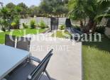 Resale - VILLA -
ORIHUELA COSTA - La Regia