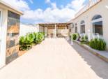 Odsprzedaż - WILLA  -
TORREVIEJA - 