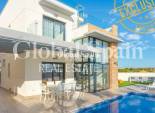 Wederverkoop - Villa -
CABO ROIG