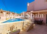 Resale - HOUSE -
TORREVIEJA - Los Frutales/ La Rosaleda