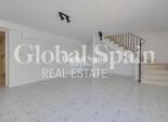 Odsprzedaż - WILLA  -
TORREVIEJA - 