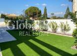 Venta - VILLA -
TORREVIEJA - LOS BALCONES - LOS ALTOS