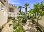 Wederverkoop - VILLA -
CIUDAD QUESADA - Centro