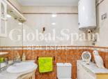 Resale - APARTMENT -
TORREVIEJA - Paseo maritimo