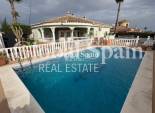 Wederverkoop - VILLA -
GEA Y TRUYOLS - Inland