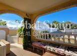 Resale - VILLA -
ORIHUELA COSTA - VILLAMARTÍN