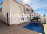 Resale - HOUSE -
TORREVIEJA - Cabo Cervera