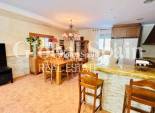 Wederverkoop - VILLA -
ORIHUELA - Urb. Montepinar