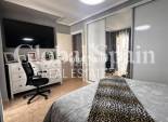 Revente - APPARTEMENT -
TORREVIEJA - Torrevieja