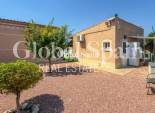 Wederverkoop - HUIS -
CATRAL - Catral