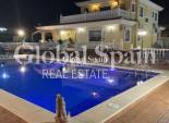 Wiederverkauf - VILLA -
TORREVIEJA - LOS BALCONES - LOS ALTOS