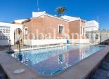 Resale - VILLA -
TORREVIEJA - Costa Blanca