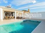 Resale - HOUSE -
TORREVIEJA - La Siesta