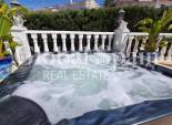 Wederverkoop - HUIS -
TORREVIEJA - LOS BALCONES - LOS ALTOS