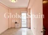 Resale - APARTMENT -
TORREVIEJA - Paseo maritimo