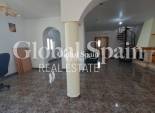 Resale - VILLA -
VILLAMARTÍN - Costa Blanca