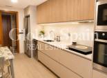 Wederverkoop - APPARTEMENT -
LA NUCÍA - La nucia