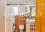 Resale - APARTMENT -
TORREVIEJA - Paseo maritimo
