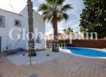 Odsprzedaż - WILLA  -
TORREVIEJA - 