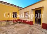 Wederverkoop - HUIS -
ORIHUELA - Desamparados