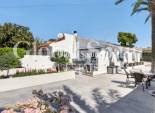 Odsprzedaż - WILLA  -
TORREVIEJA - 