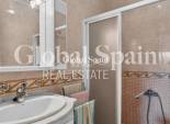 Odsprzedaż - DOM -
TORREVIEJA - 
